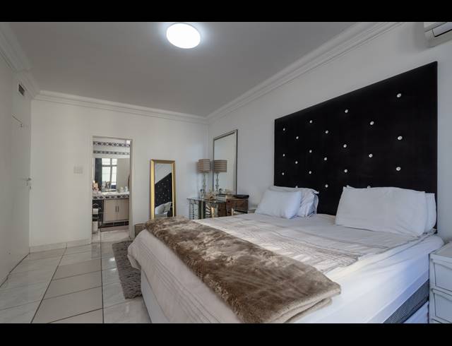 3 BEDROOM APARTMENT FOR SALE IN UMHLANGA CENTRAL